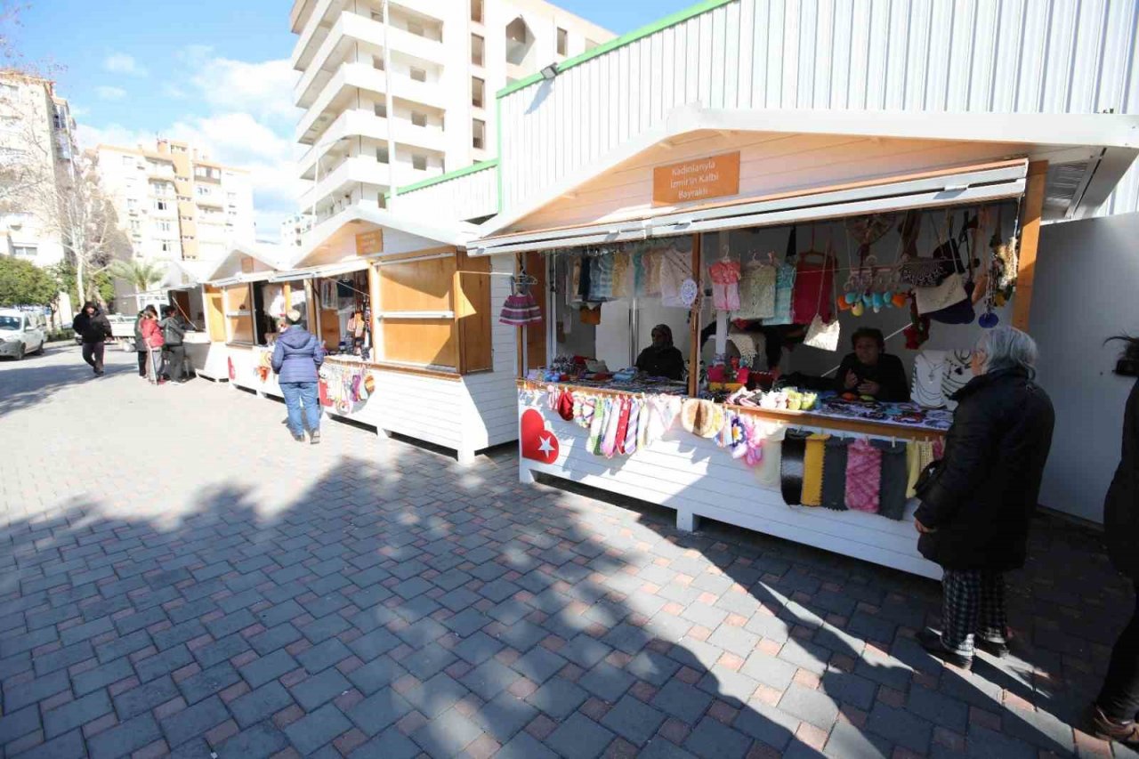 Bayraklı’da üretici kadınların stantları yenilendi