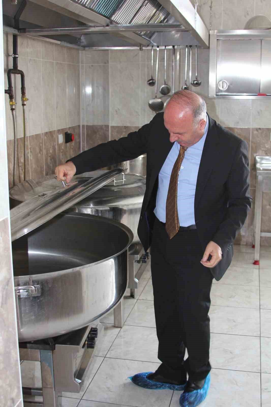 Güroymak’ta öğrencilere ücretsiz yemek desteği