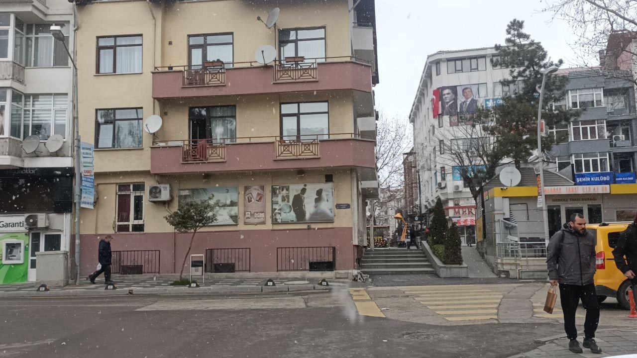 Bolu Dağı’na kar yağışı etkili oluyor