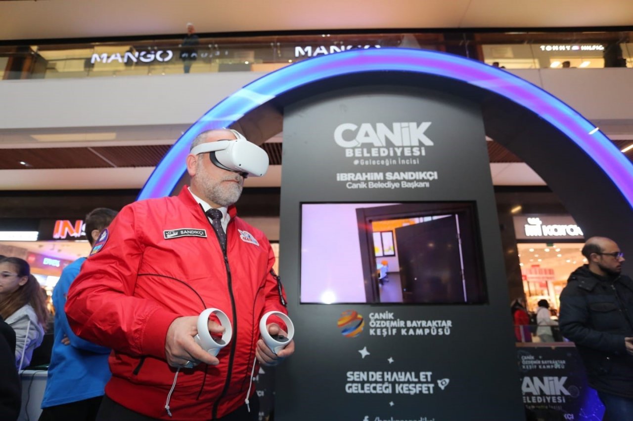 Sandıkçı: “Canik’te teknolojiyi üreten ve geliştiren bir nesil yetişiyoruz”