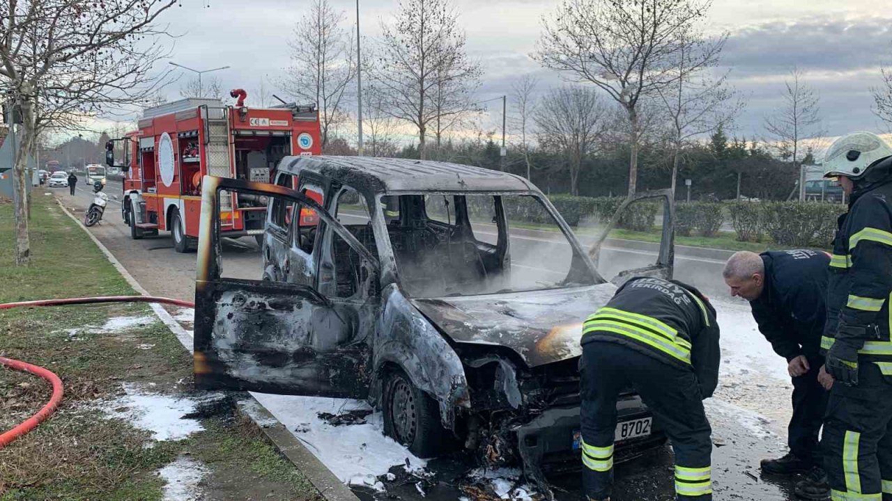 Emanet aldığı araç hastane yolunda alev topuna döndü