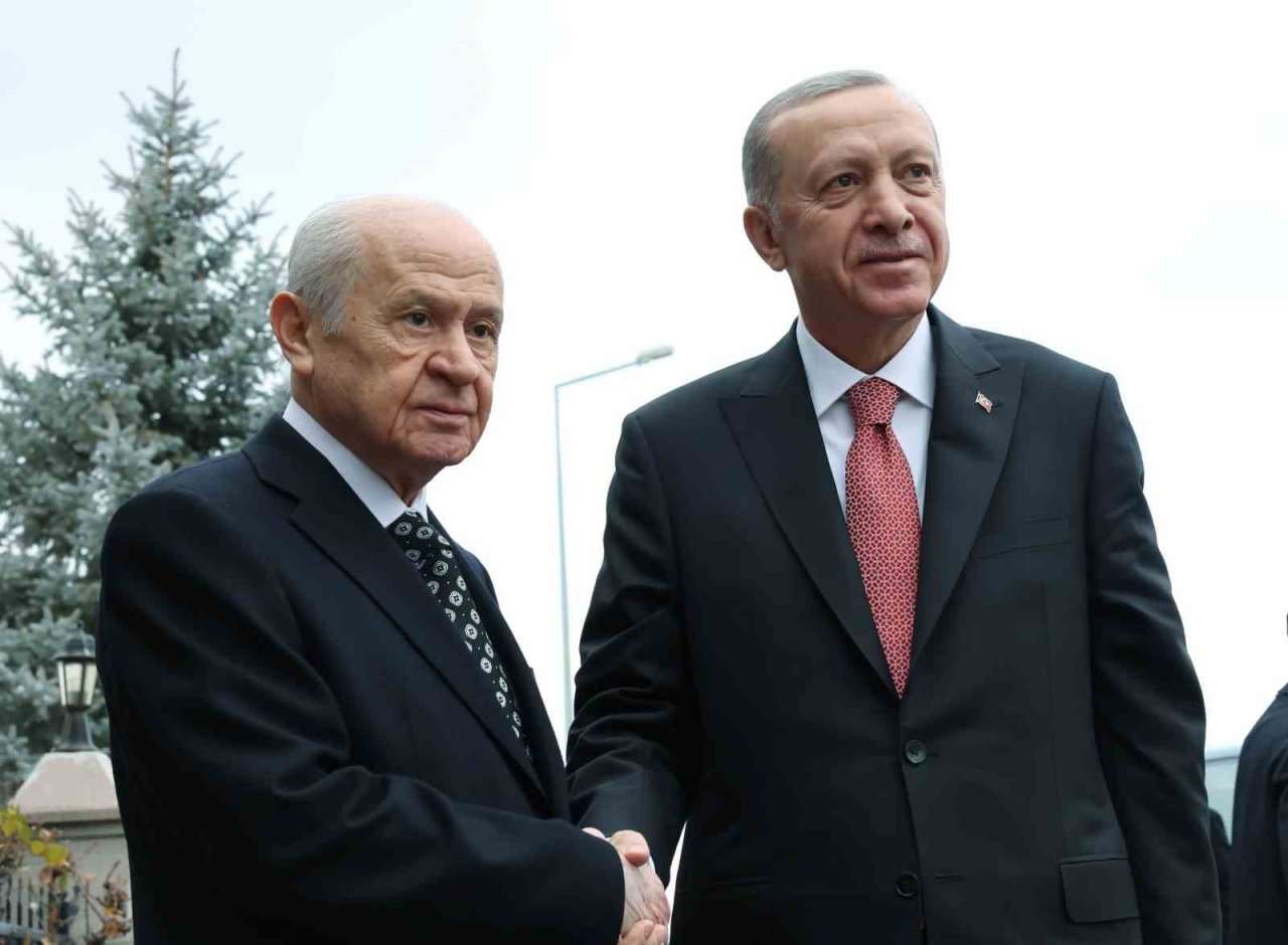 Cumhurbaşkanı Erdoğan MHP Genel Başkanı Bahçeli’yi evinde ziyaret ediyor