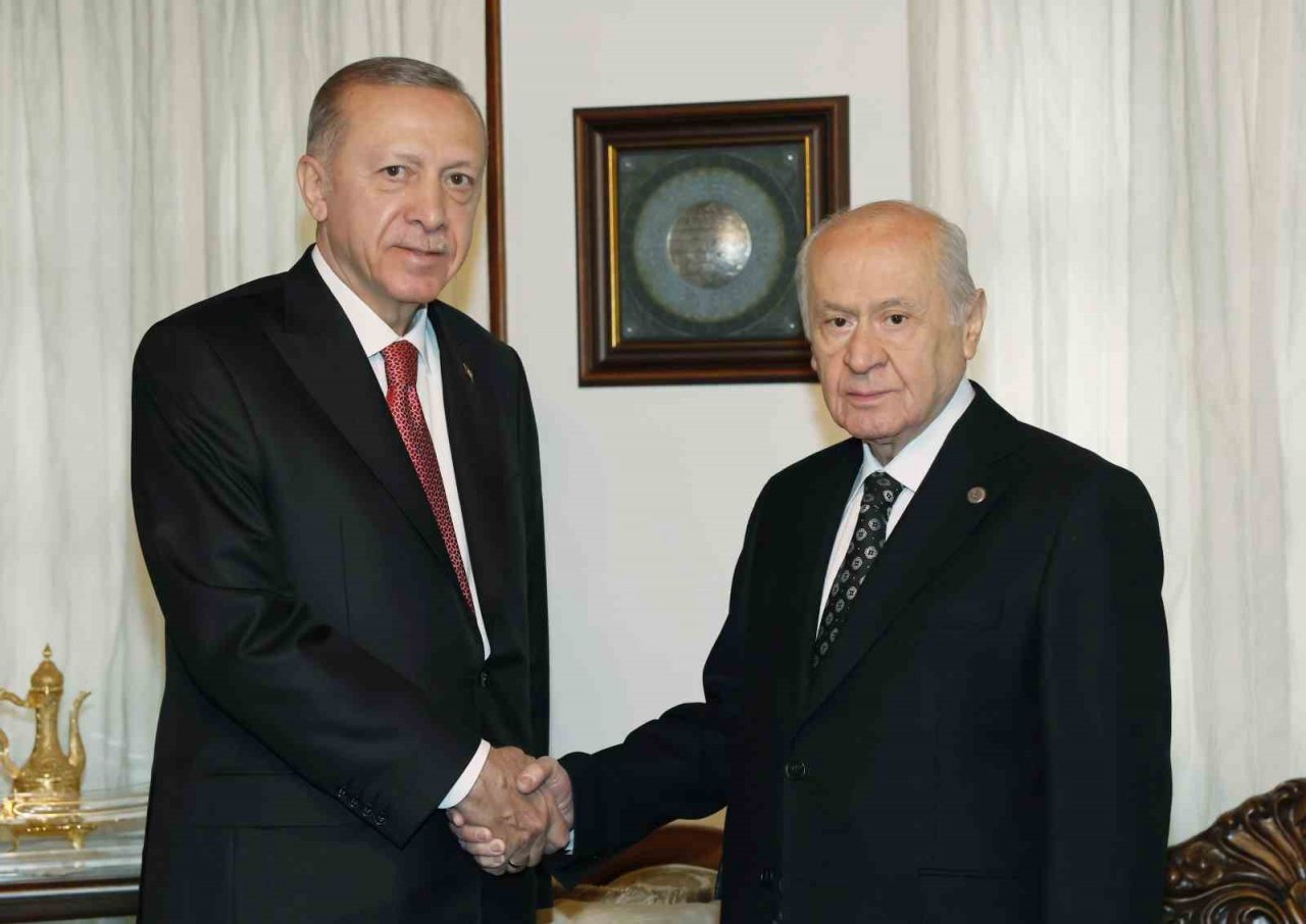 Cumhurbaşkanı Erdoğan MHP Genel Başkanı Bahçeli’yi evinde ziyaret ediyor