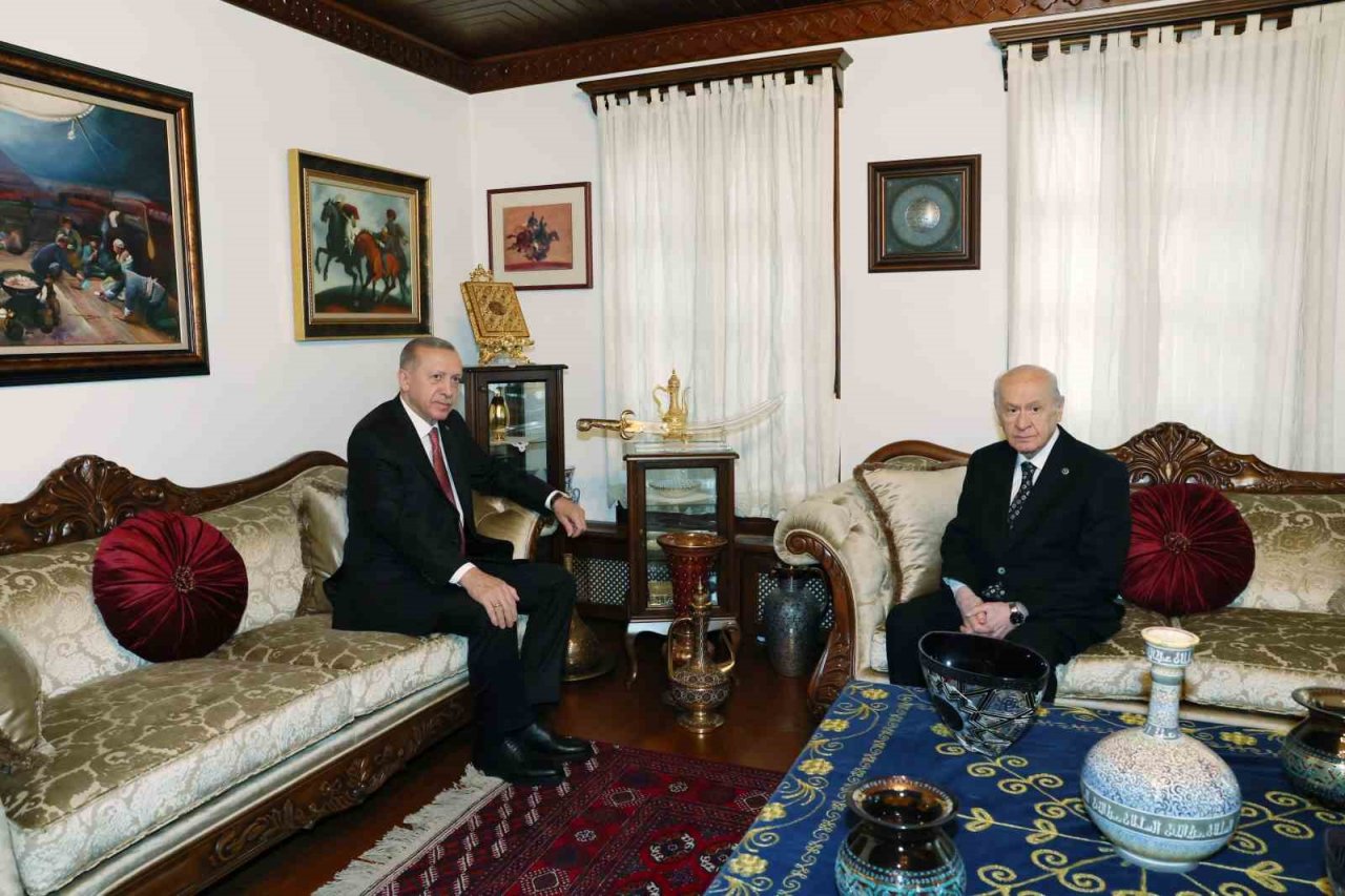 Cumhurbaşkanı Erdoğan MHP Genel Başkanı Bahçeli’yi evinde ziyaret ediyor