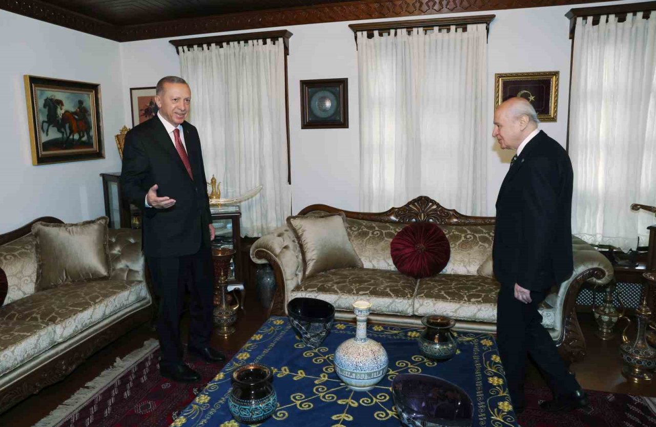 Cumhurbaşkanı Erdoğan MHP Genel Başkanı Bahçeli’yi evinde ziyaret ediyor