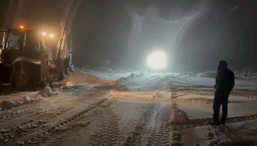 Nişan töreni dönüşü kar yağışına hazırlıksız yakalananlara belediye ekipleri ulaştı