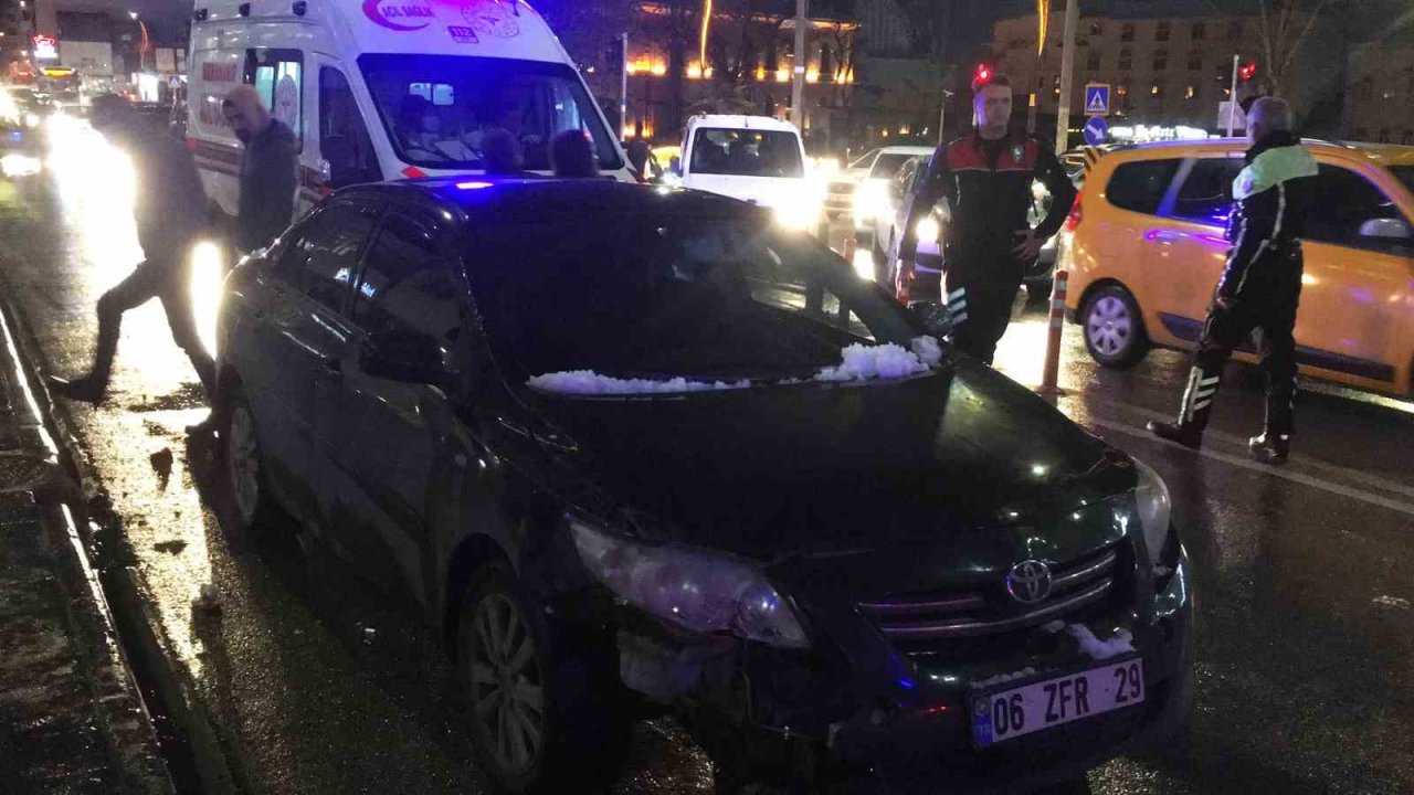 Elazığ’ın en işlek caddesinde bıçaklı kavga: 2 yaralı