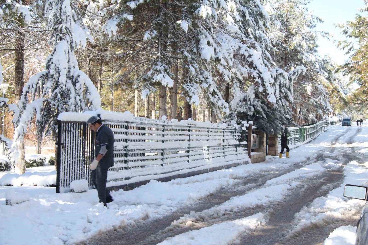 Gaziantep’in beyaz örtüsü havadan görüntülendi
