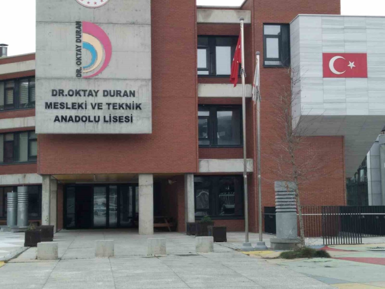 Müteahhit firma borcunu ödemedi, okulun elektriği kesildi