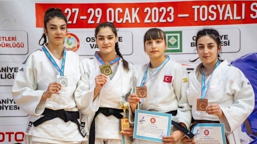 Salihlili judocular, Osmaniye’de derece yaptı