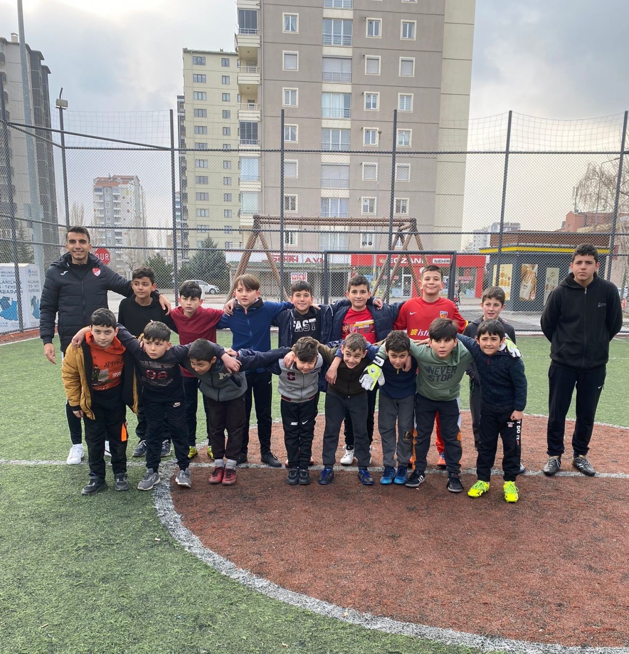 Melikgazi’nin Futbol Kursu ile Çocuklar Daha Verimli Zaman Geçiriyor