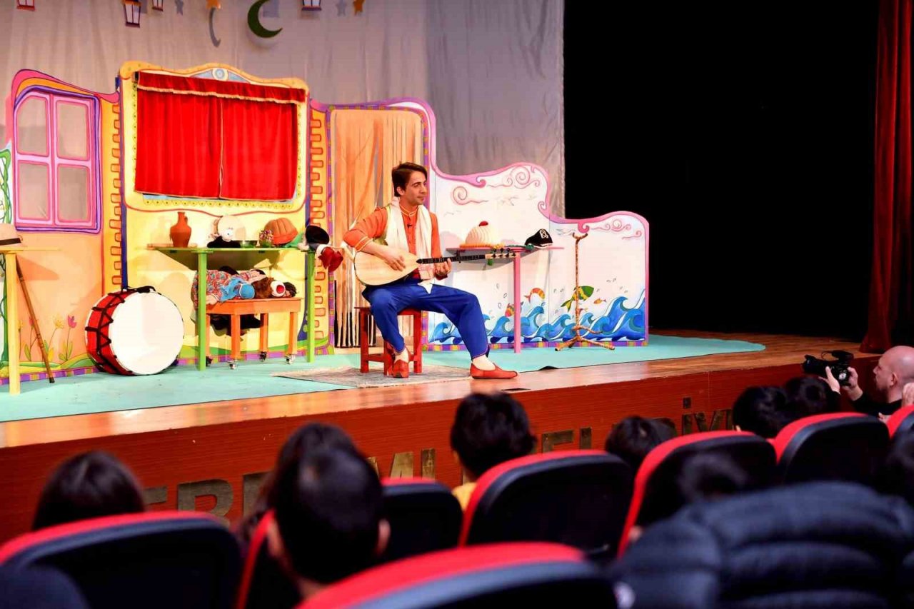 Çocuklara karne hediyesi tiyatro oyunu