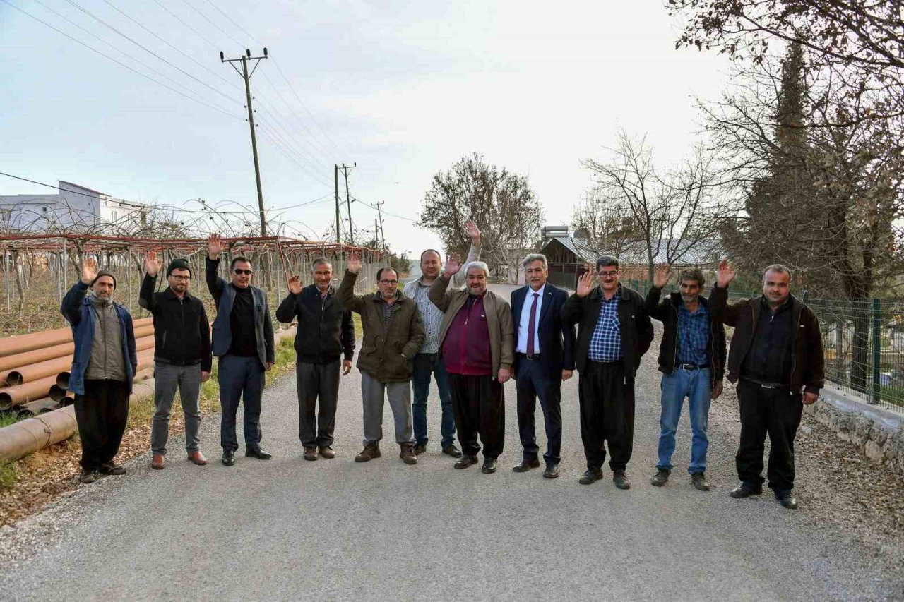 Silifke kırsalında 8 kilometrelik yol yenilendi