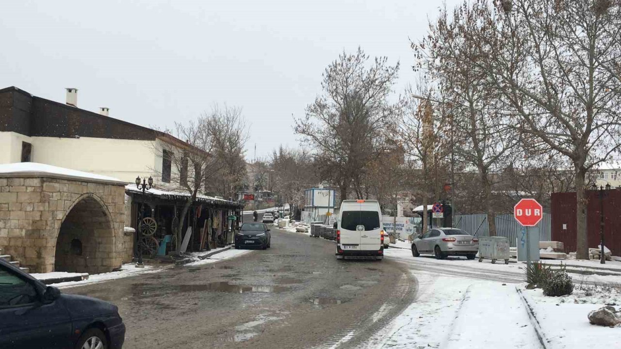 Bin 400 rakımlı Harput beyaza büründü