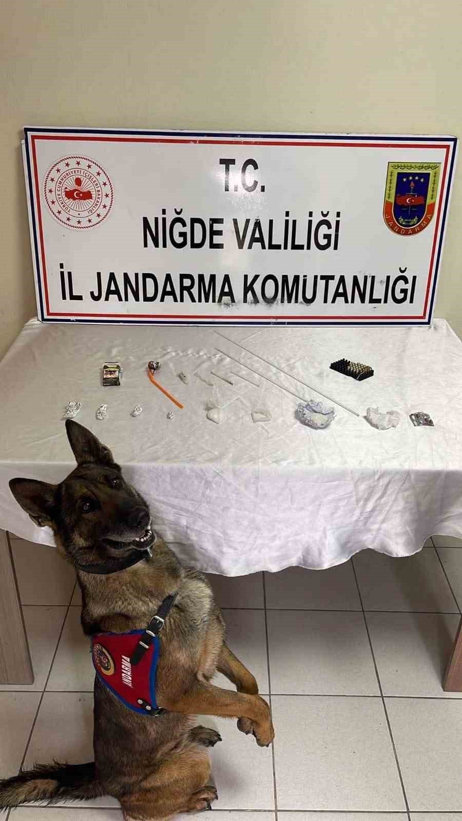 Jandarmadan uyuşturucu operasyonu: 3 tutuklama