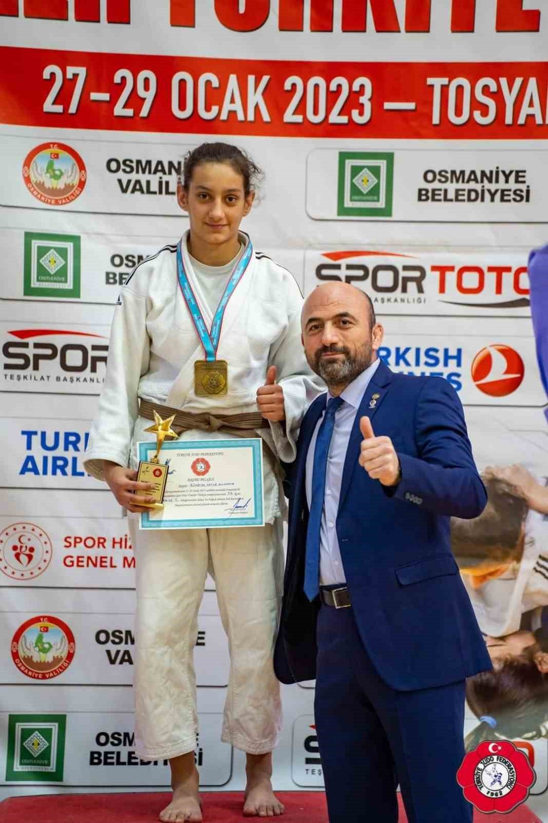 Sivaslı Judocular Osmaniye’de Sivas rüzgarı estirdi