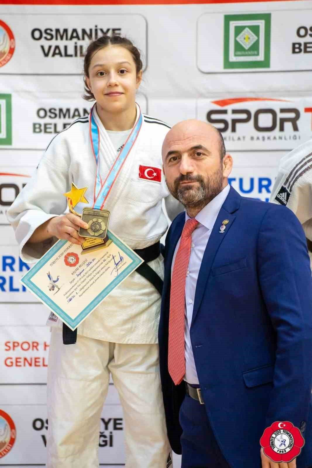 Sivaslı Judocular Osmaniye’de Sivas rüzgarı estirdi