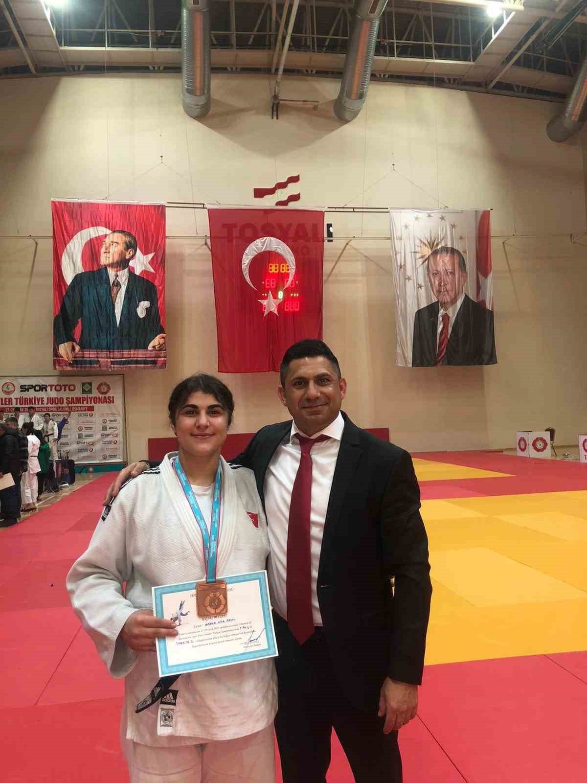 Sivaslı Judocular Osmaniye’de Sivas rüzgarı estirdi