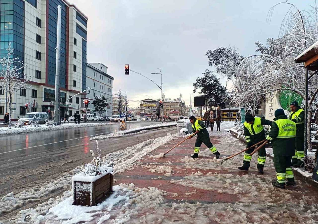 Şahinbey’de karla mücadele