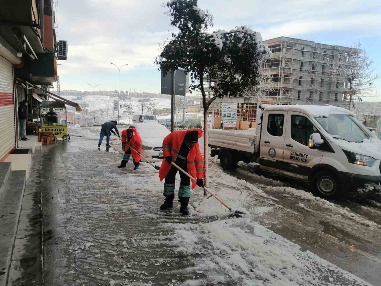 Şahinbey’de karla mücadele