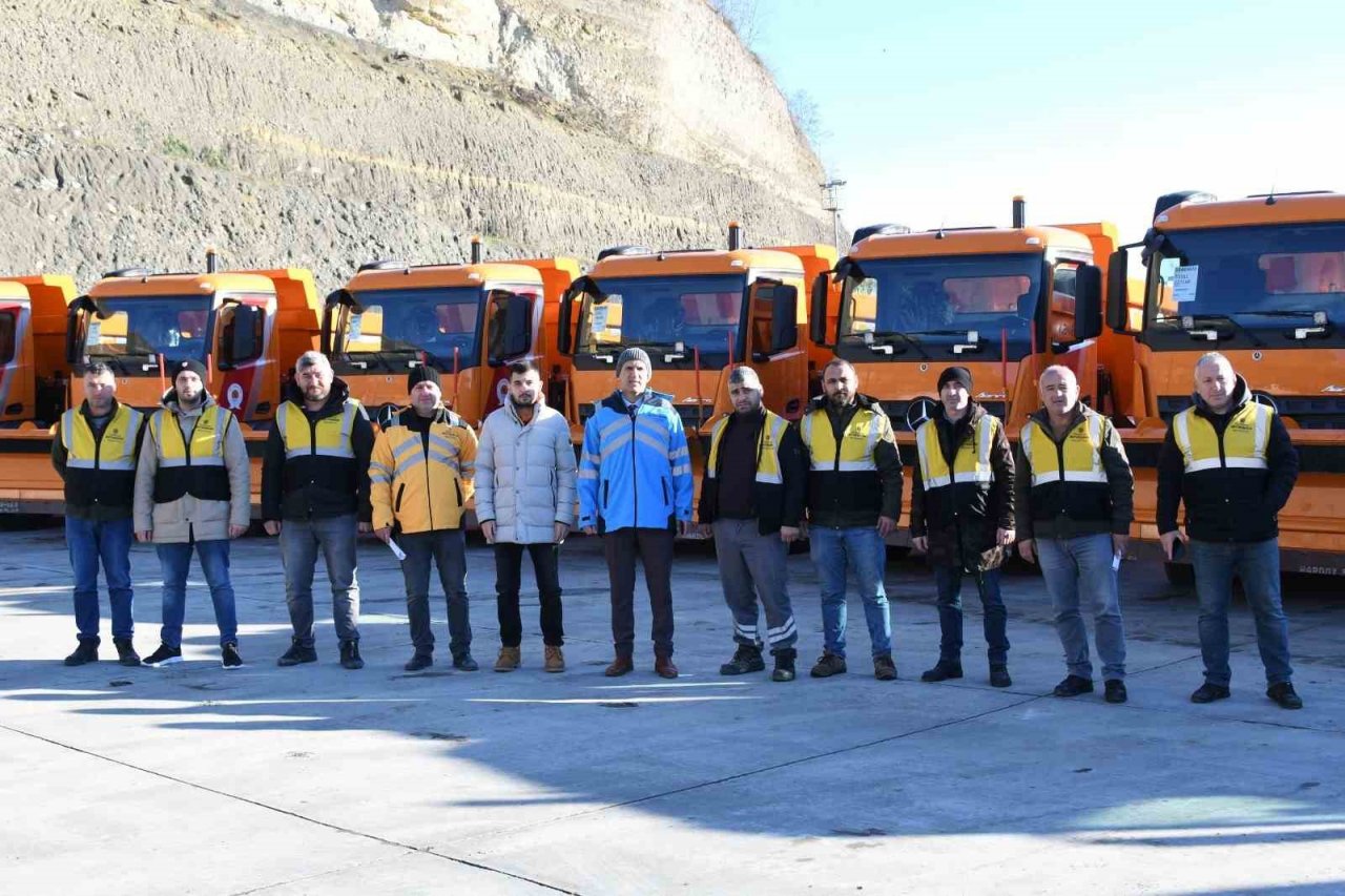 Samsun’da 183 araç ve 313 personelle karla mücadele