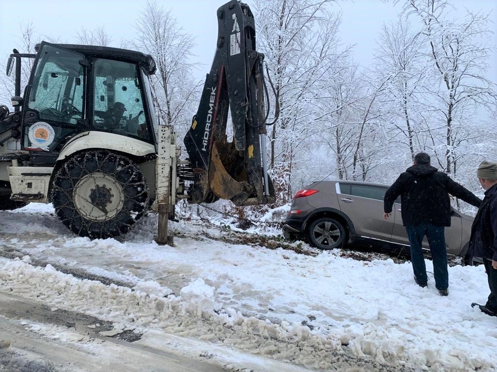 Samsun’da 183 araç ve 313 personelle karla mücadele