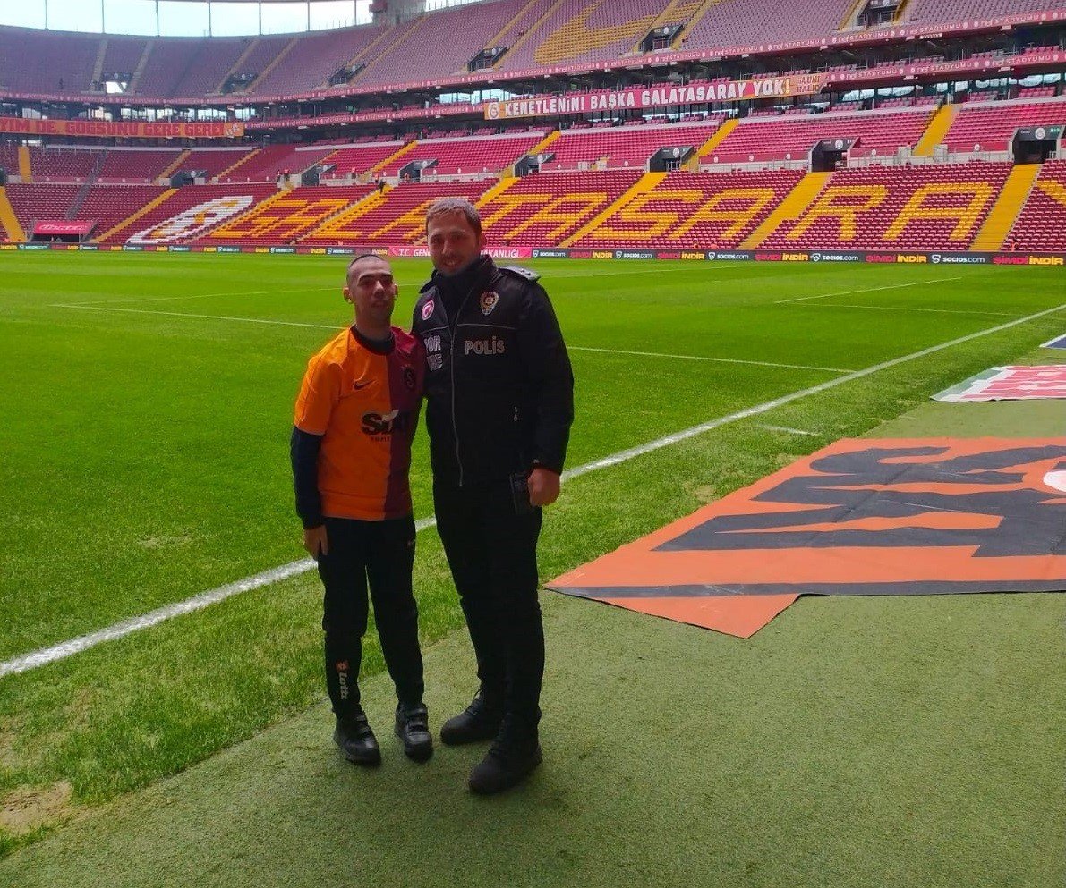 Şanlıurfa’da özel gereksinimli gencin Galatasaray hayali gerçek oldu