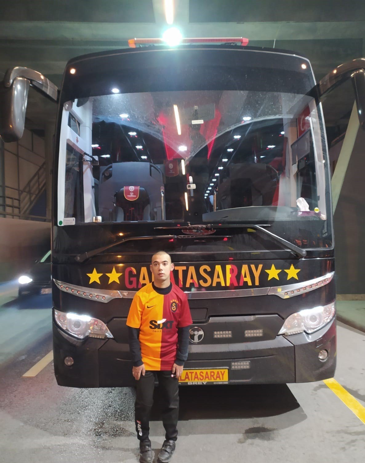 Şanlıurfa’da özel gereksinimli gencin Galatasaray hayali gerçek oldu