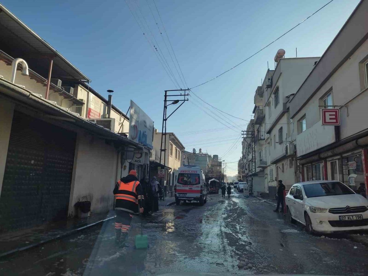 Şehitkamil’de kar mesaisi aralıksız sürüyor