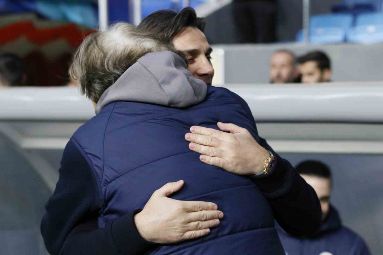 Spor Toto Süper Lig: Adana Demirspor: 0 - Fenerbahçe: 0 (Maç devam ediyor)