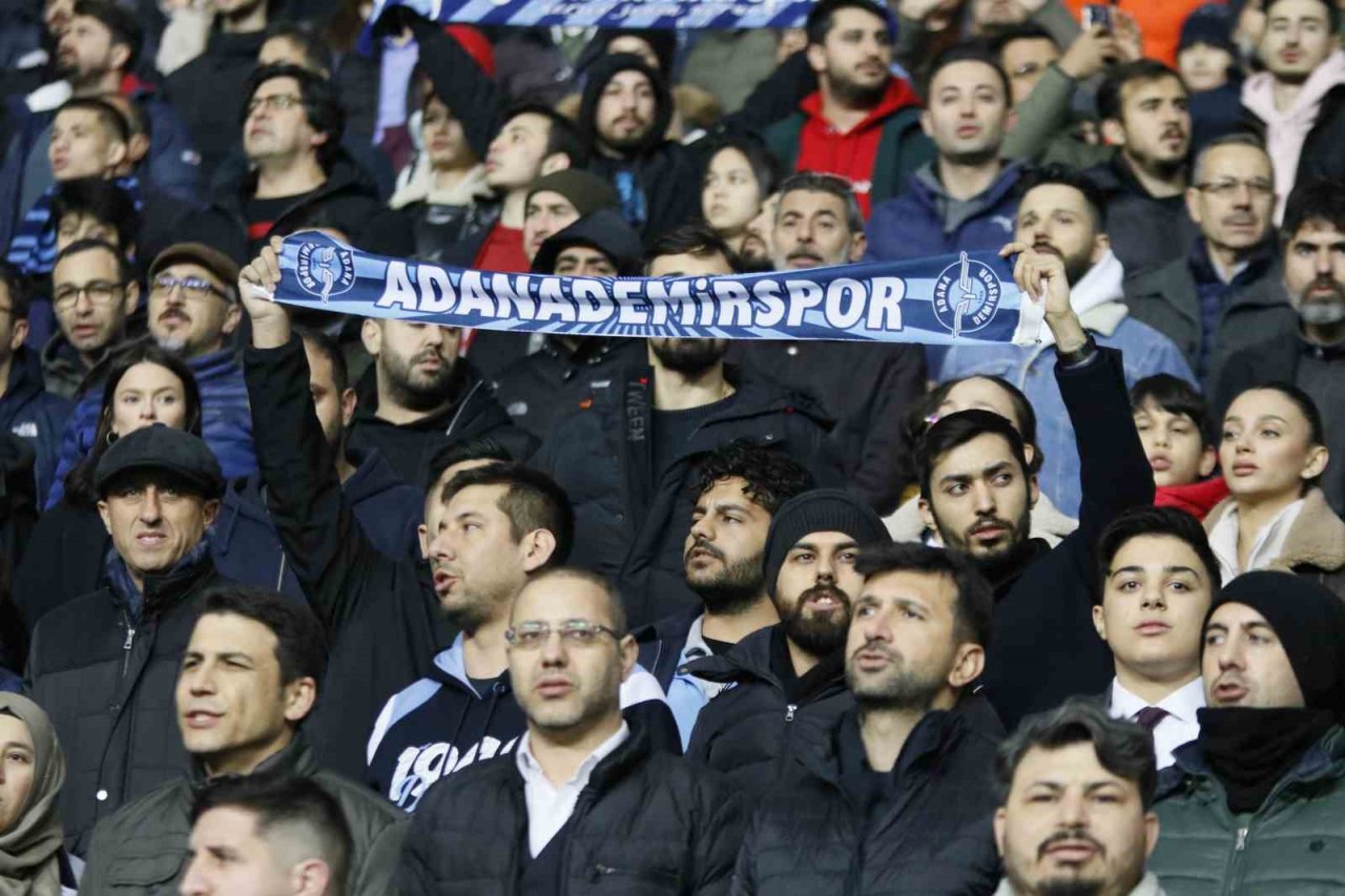 Spor Toto Süper Lig: Adana Demirspor: 0 - Fenerbahçe: 0 (Maç devam ediyor)