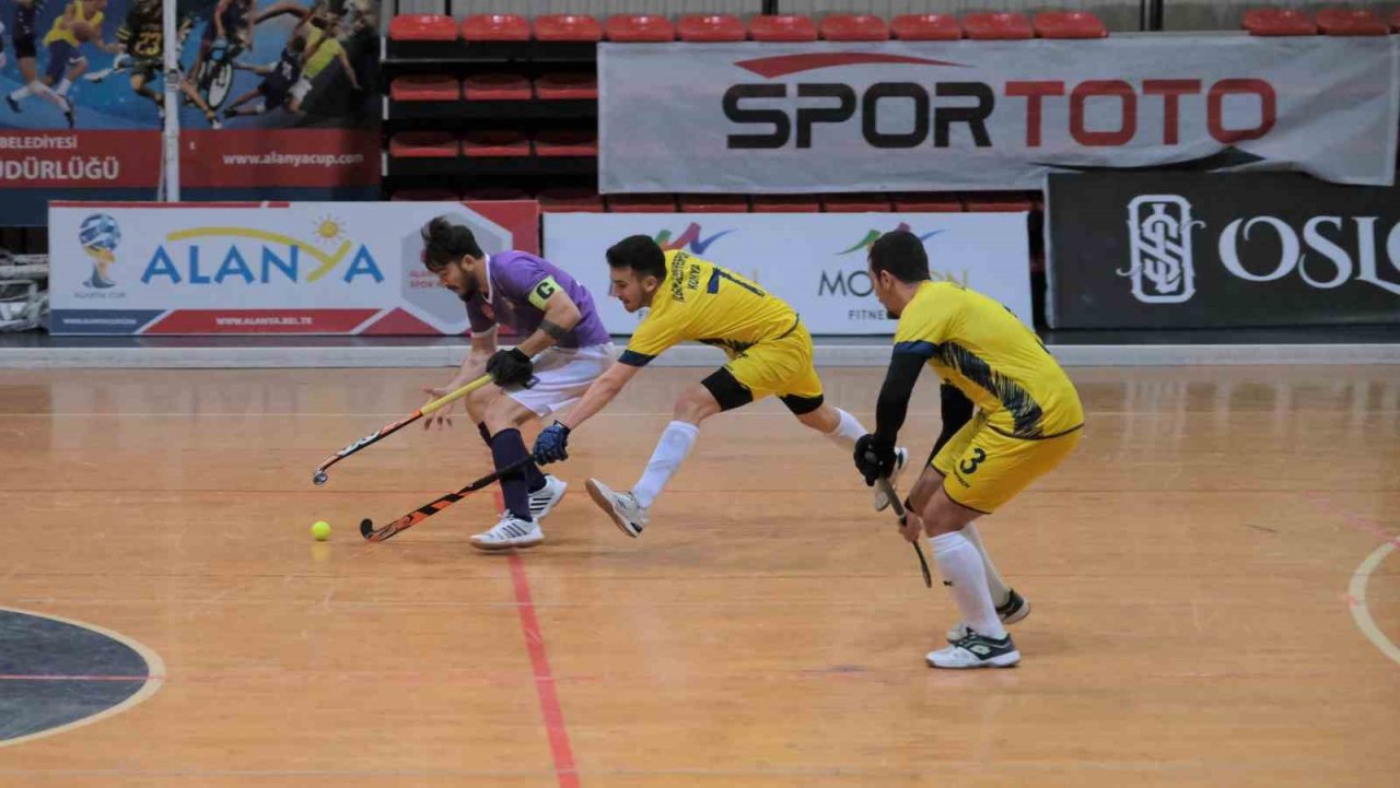 Salon Hokeyi Süper Lig 2. Etap lideri Gaziantep Polisgücü