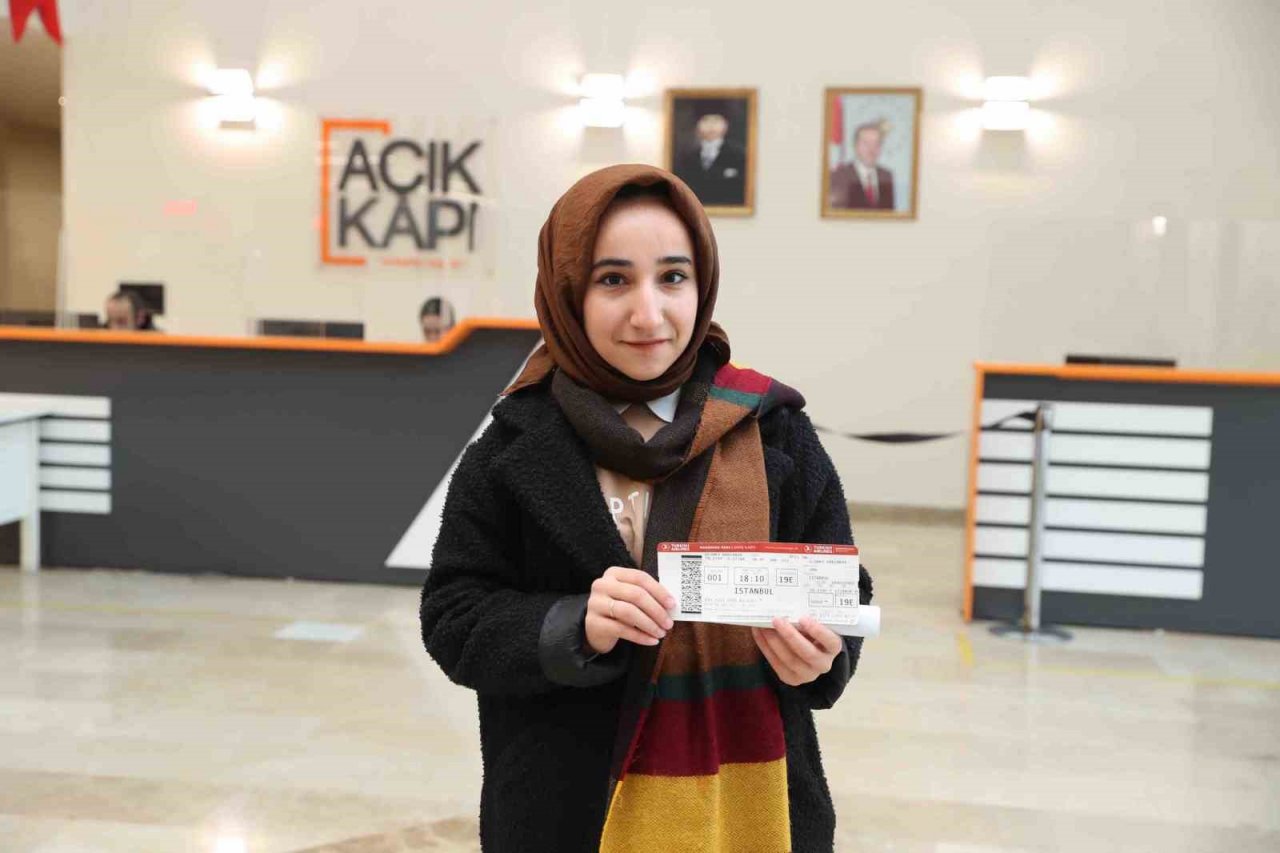 Ailesinden uzakta okuyan öğrencilere bilet desteği