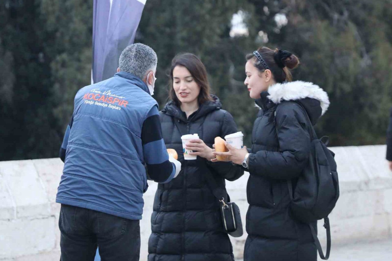 Taşköprü’de vatandaşlara sabah çorbası