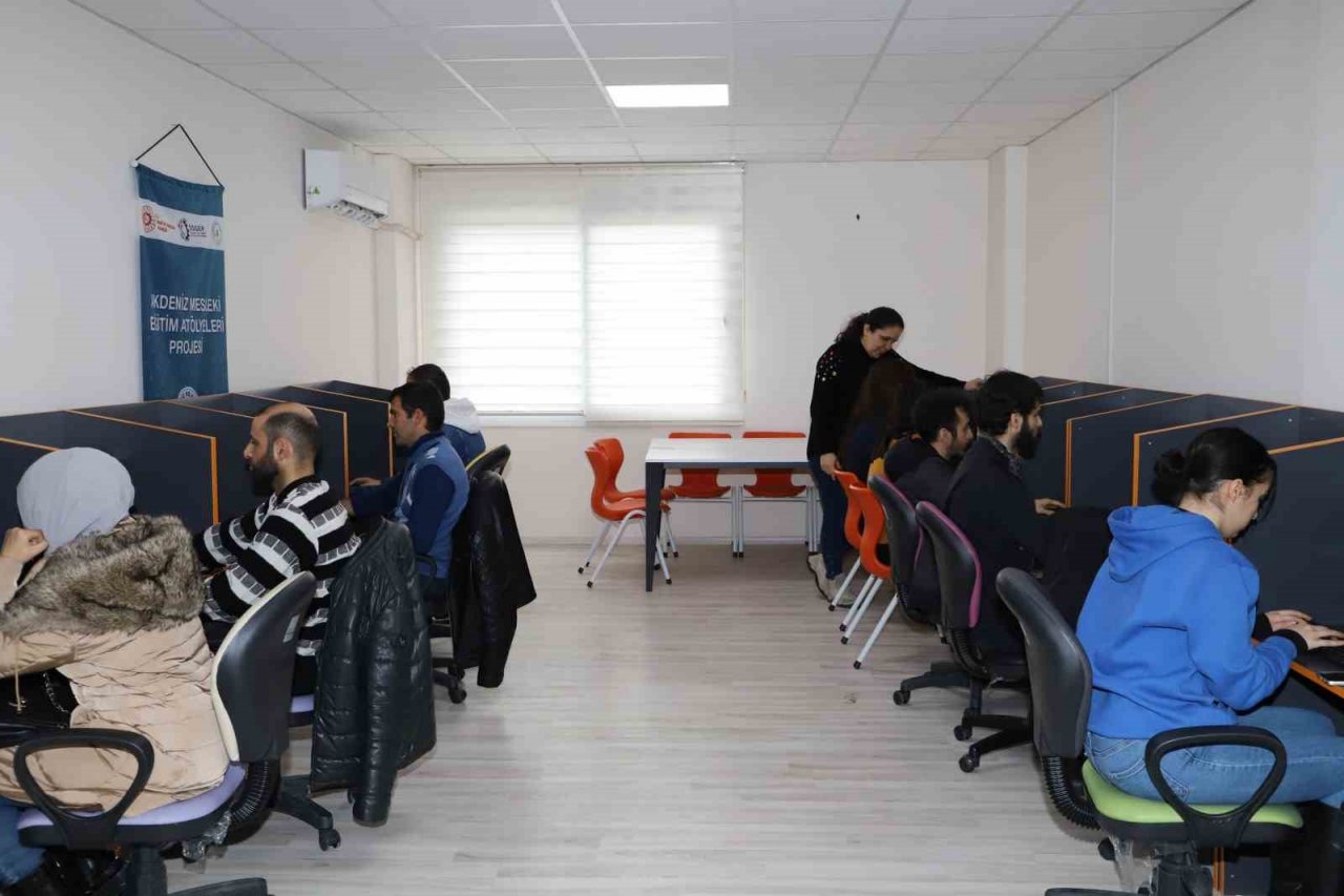 Akdeniz Meslek Edindirme Projesi ile 24 genç istihdam edildi