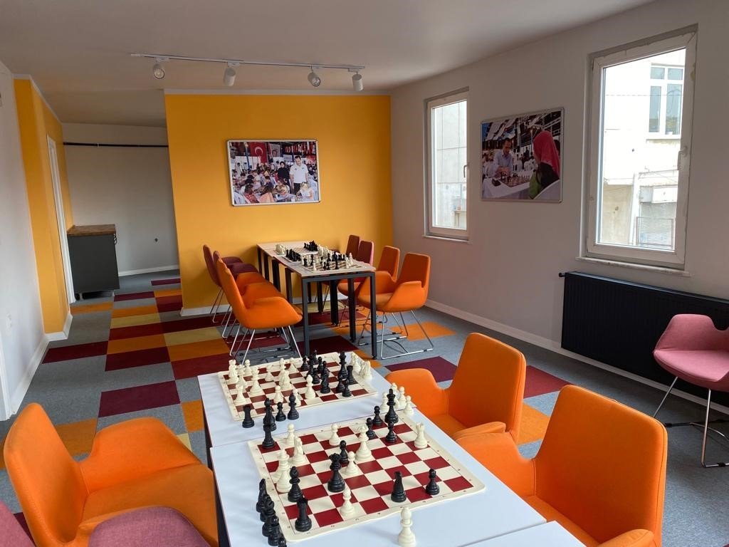 Beyoğlu’nda ‘Akıl ve Zeka Oyunları Merkezi’ açıldı