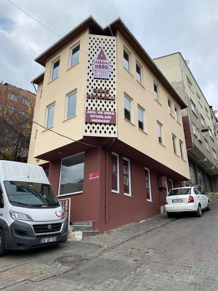 Beyoğlu’nda ‘Akıl ve Zeka Oyunları Merkezi’ açıldı