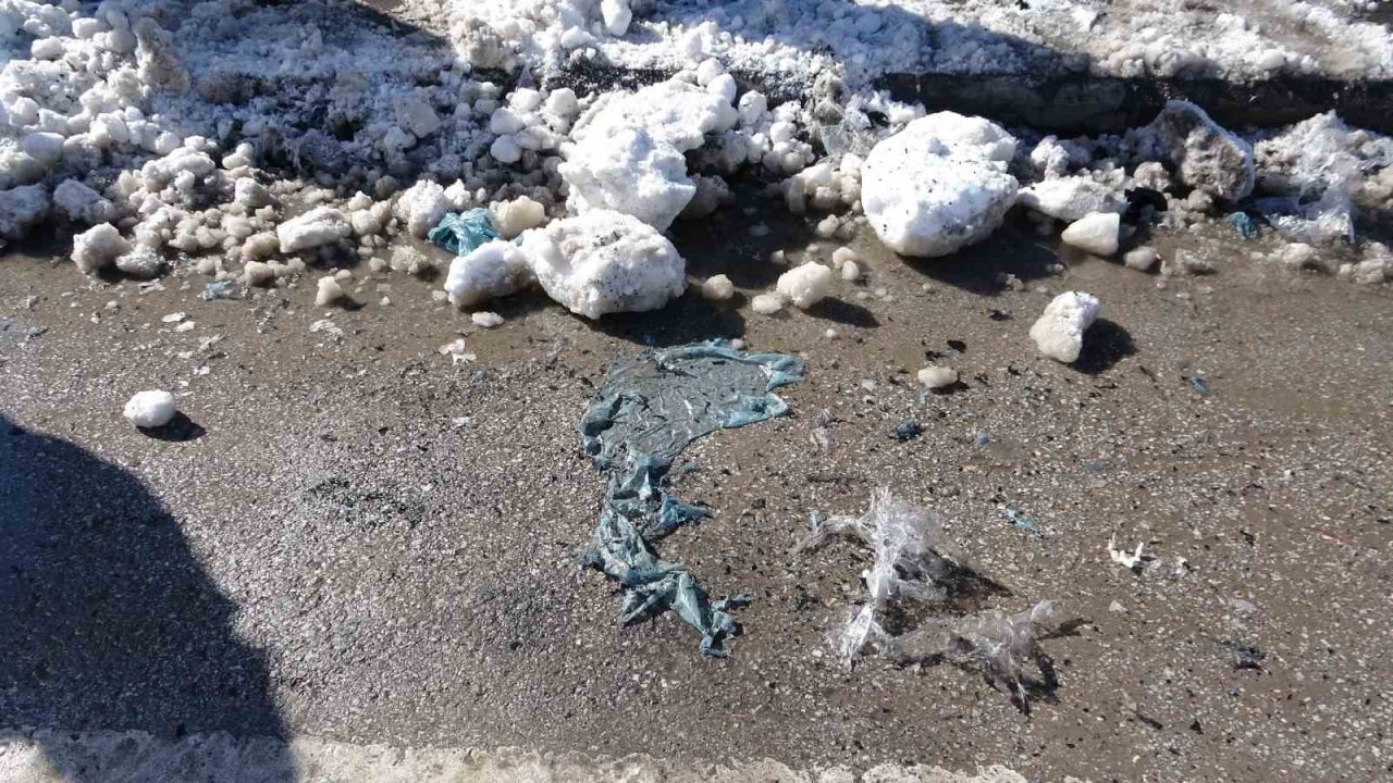 Tatvan’da askeri kışlanın önünde bulunan şüpheli paket paniğe neden oldu