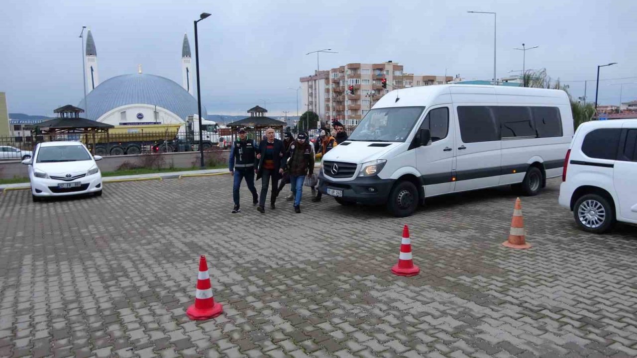 İYİ Partili Gökçeada Belediye Başkanı Çetin adliyeye sevk edildi