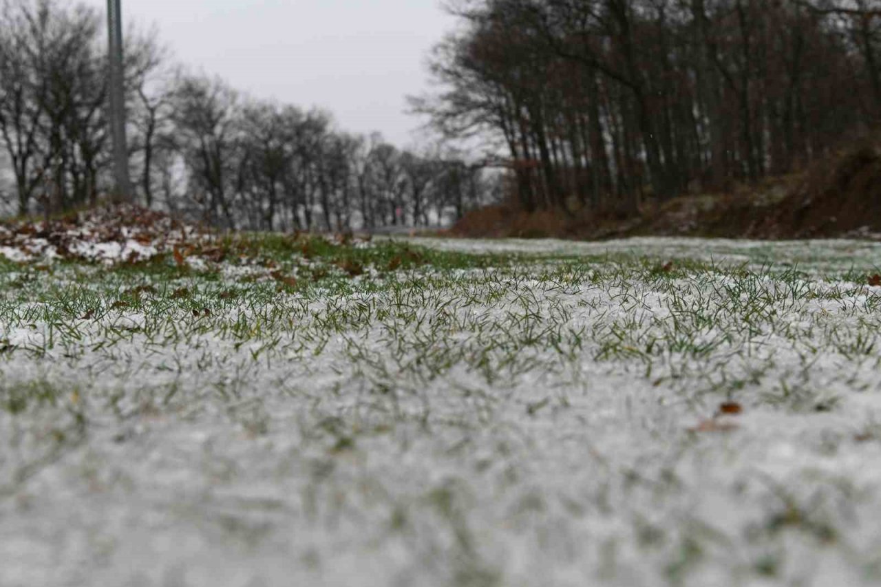 Lapseki’de kar yağışı