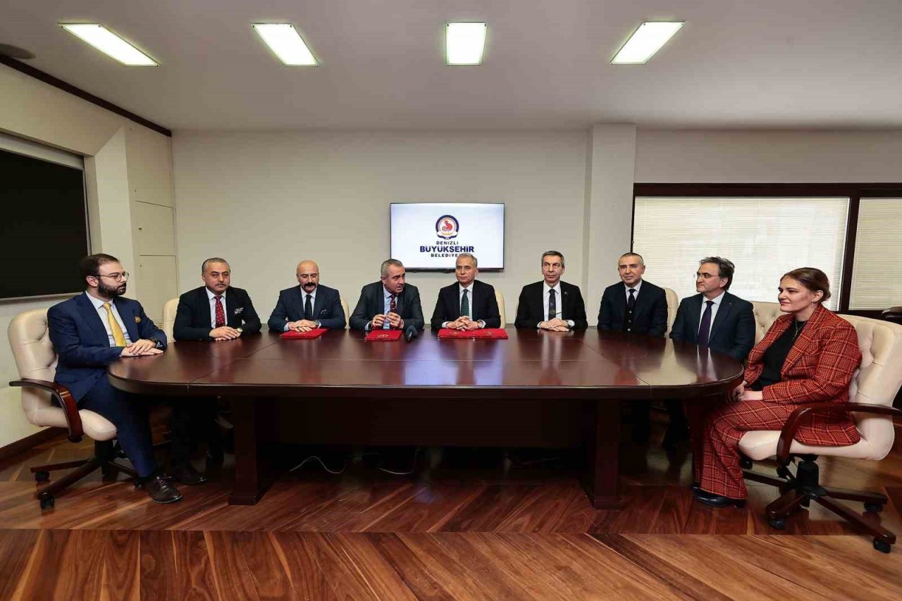 Denizli Büyükşehirde sevindirici iş sözleşmesi imzalandı