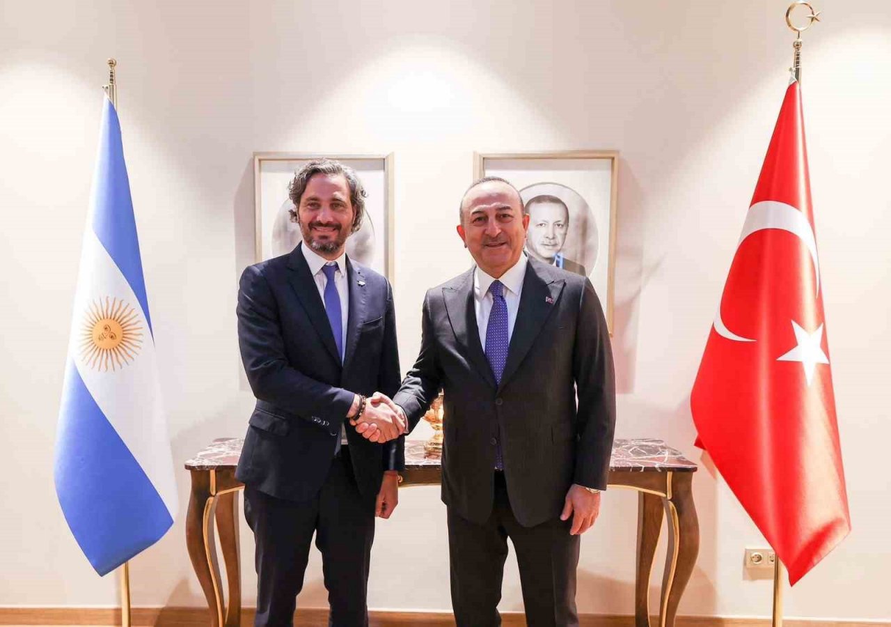 Dışişleri Bakanı Mevlüt Çavuşoğlu’ndan konsolosluk kapatan ülkelere tepki
