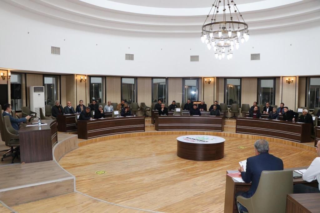 Kaymakam Karaman, muhtarla bir araya geldi