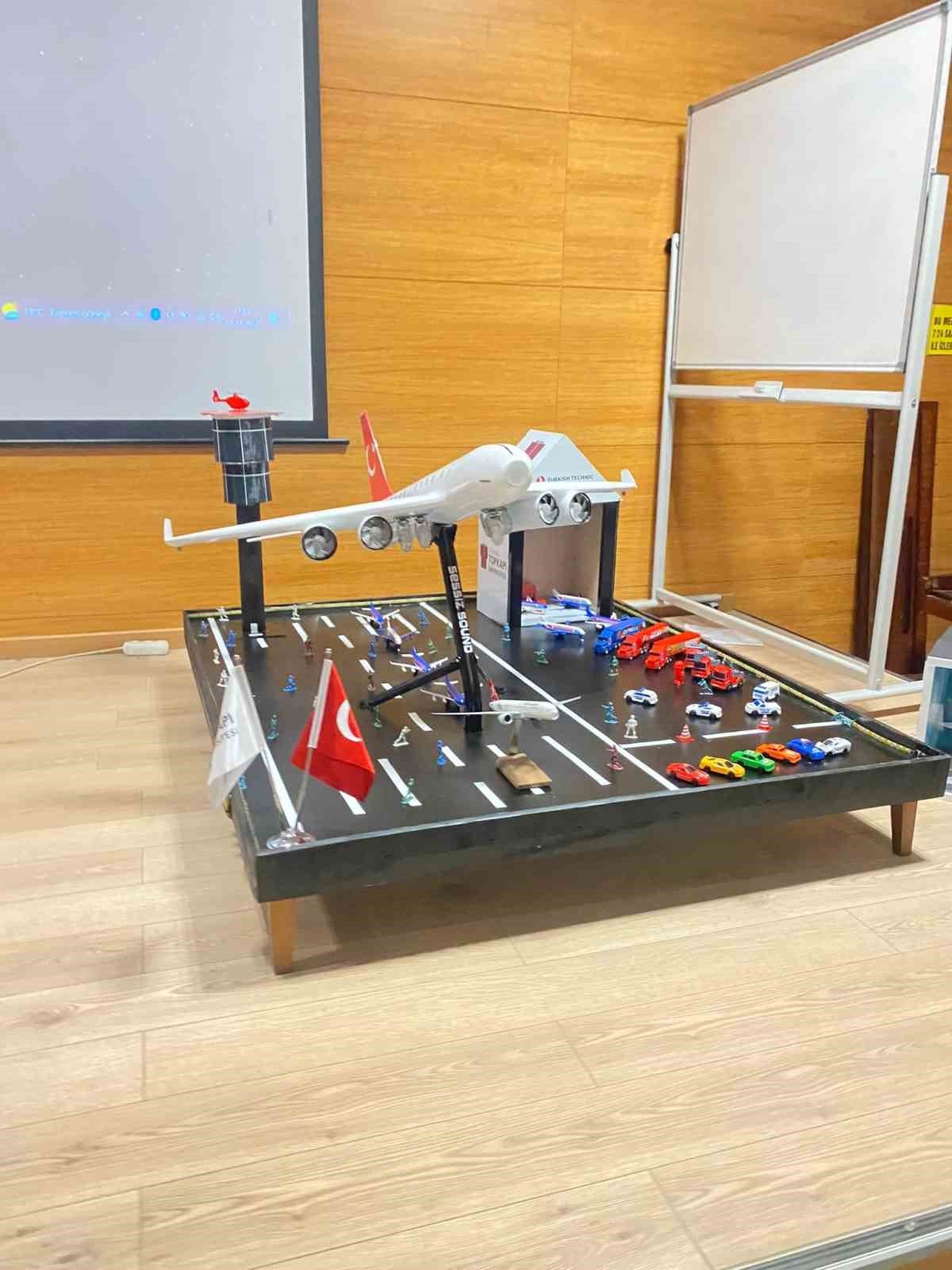 Çöpe gidecek malzemelerle uçak tasarladılar