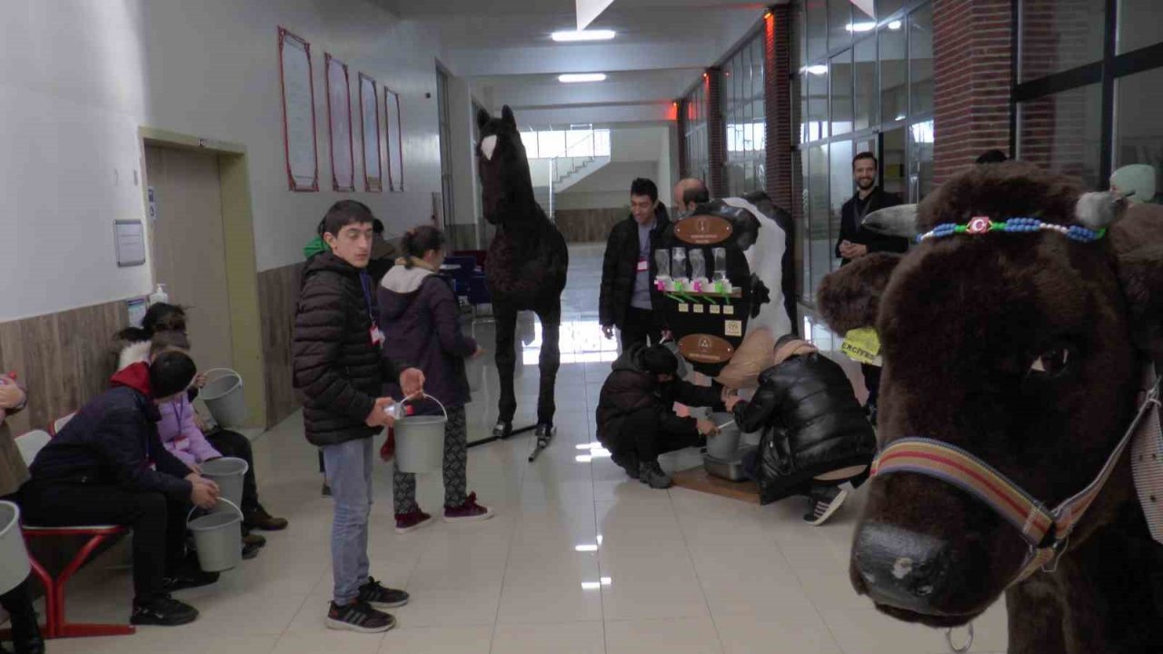 Özel çocuklar süt sağdı