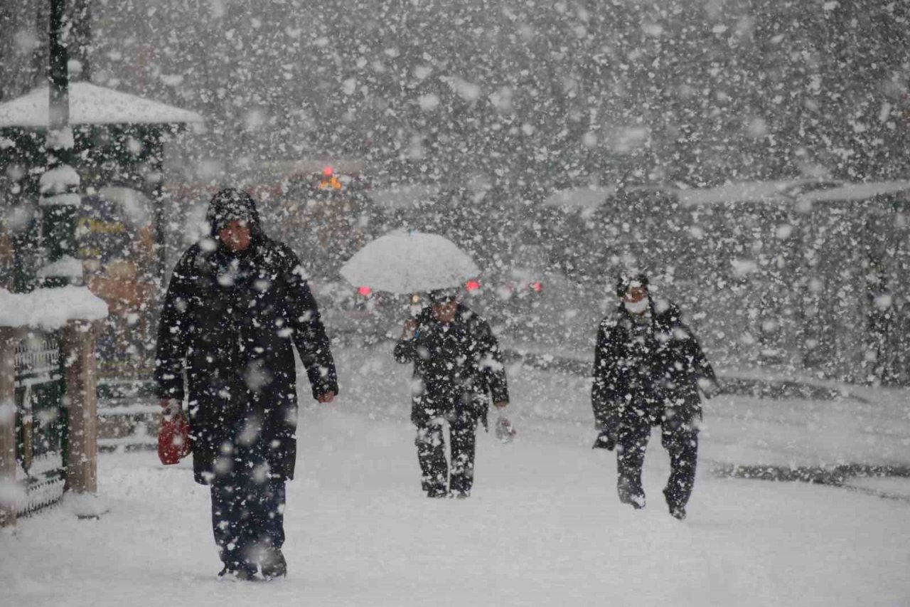 Eskişehir’in kar hasreti son buldu