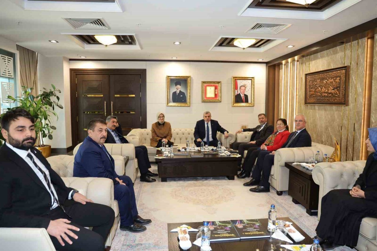 Genel başkan yardımcısı belediyenin çalışmalarını takdir etti