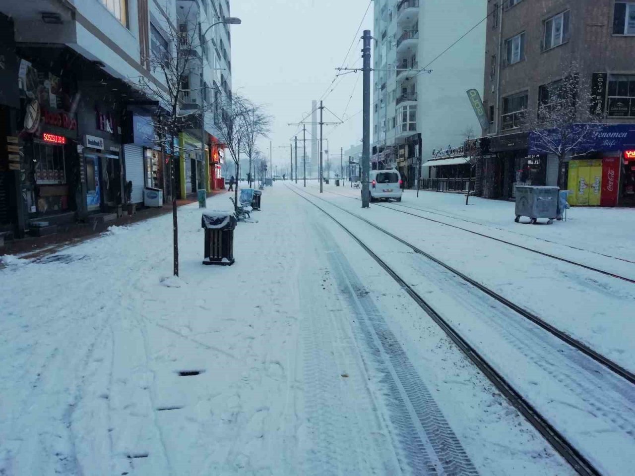 Eskişehir bembeyaz oldu