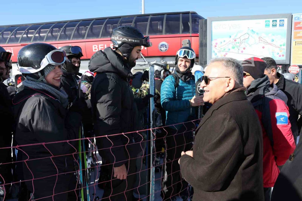Başkan Büyükkılıç: “Türkiye’nin her yerinden Erciyes’e geliyorlar”