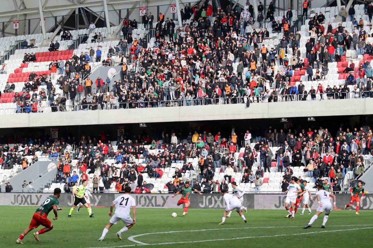 Karşıyaka, zirveye yaklaşmak istiyor